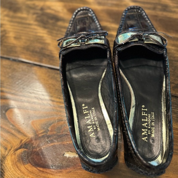 Amalfi by Rangoni Women's Loafers Size 7.5 Brown Embossed Patent Leather - Picture 2 of 12